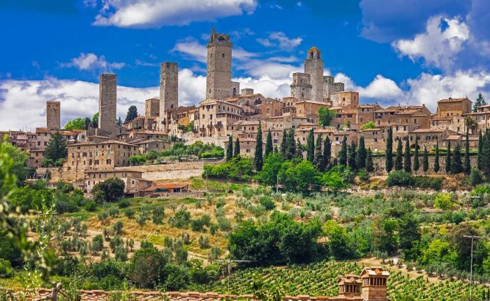 Centro storico e mura: a San Gimignano e Siena sono necessari controlli