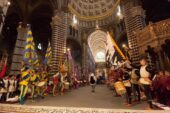 Giubileo delle Contrade: corteo da Piazza del Campo al Duomo