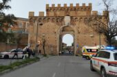 Incidente auto/scooter fuori Porta Romana: ferito un 38enne