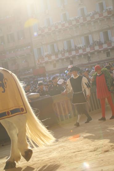 Palio di Siena: il corteo