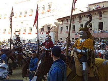 Tutti i figuranti e i musici in Piazza