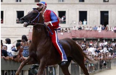 Il Palio in poltrona. La Chiocciola cambia Salasso con Sgaibarre