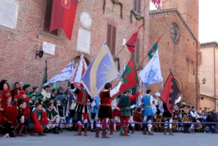 Palio dei Somari, si presenta il drappellone