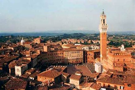 Palio, prezzi in calo per le finestre in Piazza