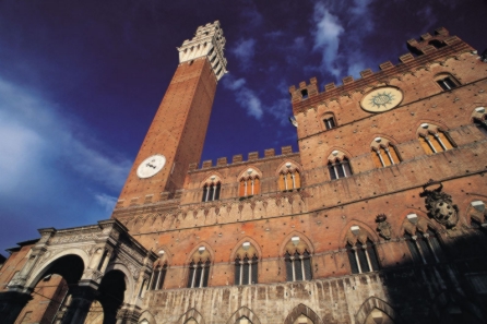 Siena, un bando per stipulare la polizza "Incendio e altri rischi"