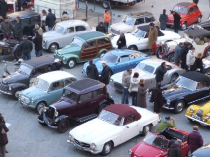 Auto d’epoca in centro a Firenze… fino a tarda notte