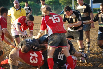 Rugby: buona partita del Cus, ma non basta