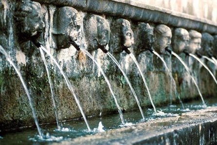 La fontana delle 99 cannelle dell’Aquila "canterà" ancora grazie al Fai