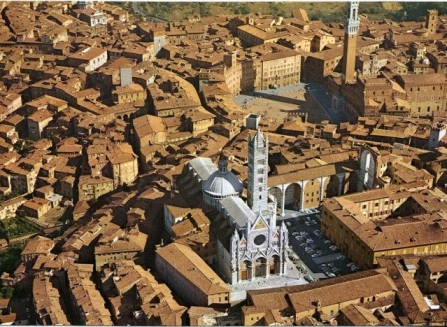 Siena si svela in una guida virtuale