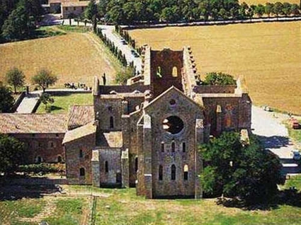 L’Unione dei Comuni della Val di Merse salva i cipressi di San Galgano