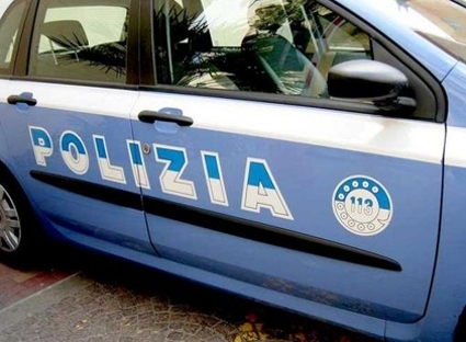 Spacciava nel bagno di un bar: arrestato 32enne