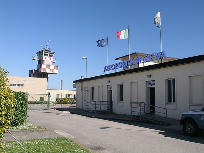 Lega: "All’aeroporto 13 persone rischiano il posto?"