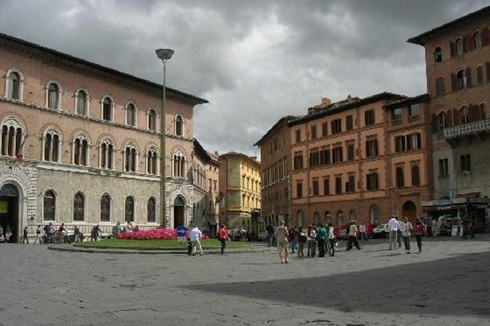 Lastricature: stanziati 500mila euro per il centro storico di Siena