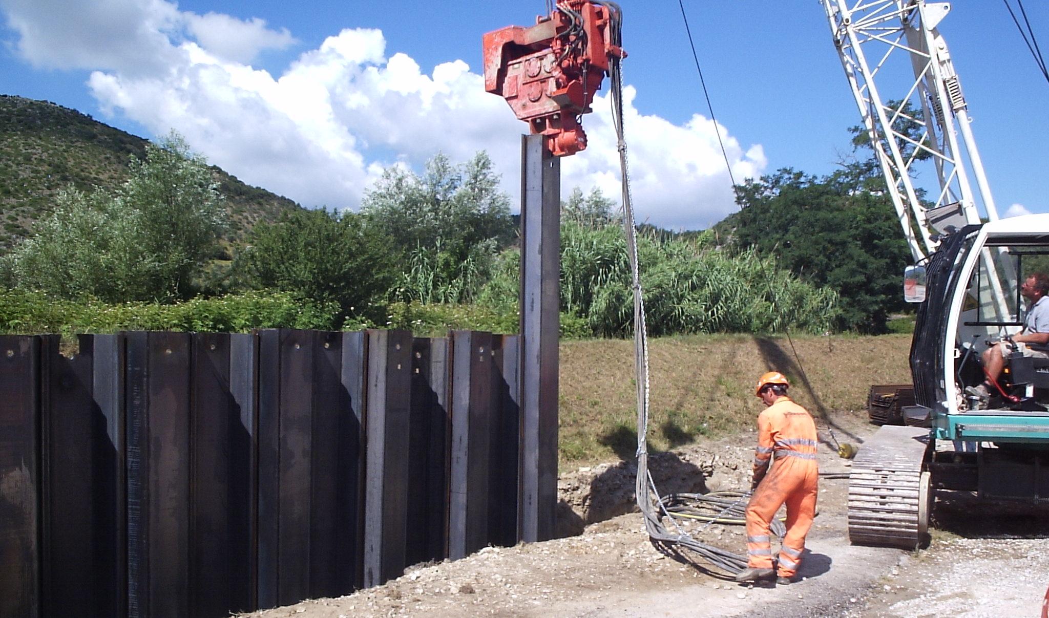 Proseguono i lavori di ripristino sulle sponde del Serchio