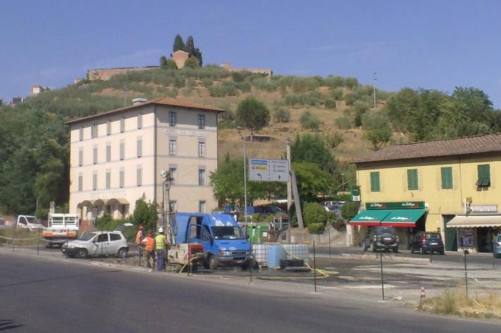 Cantieri aperti in Pescaia per smantellare due distributori