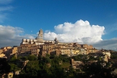 duomo di siena e nuvole